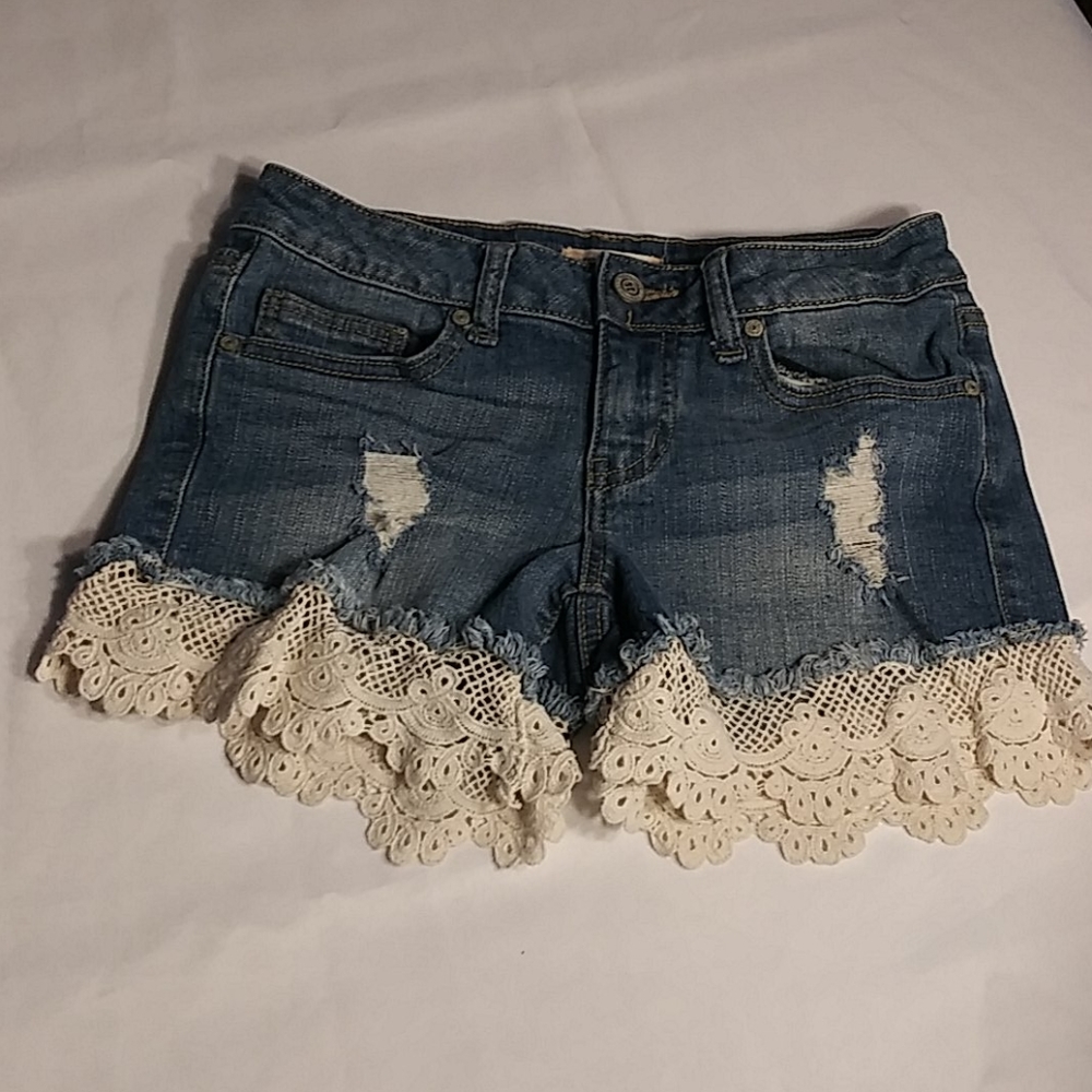 Altar’d State Jean shorts size 24 like new condition DENIM N LACE🥰 western